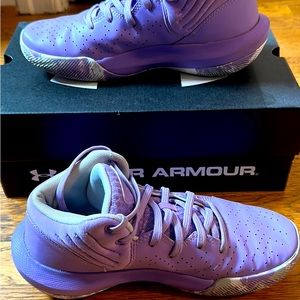 Under Armour Basketball Shoes 6Y
